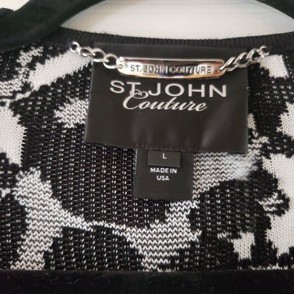 St John Couture Jacket/Sweater size 6 golden buttons and hidden hooks - Picture 4 of 15